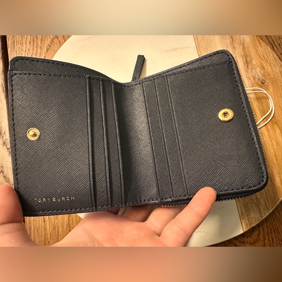 NWT! NEW! Tory Burch Emerson Compact Wallet Navy with Gold logo Women Leather - Picture 4 of 6